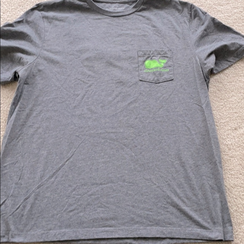 Men’s Vineyard Vines tshirt